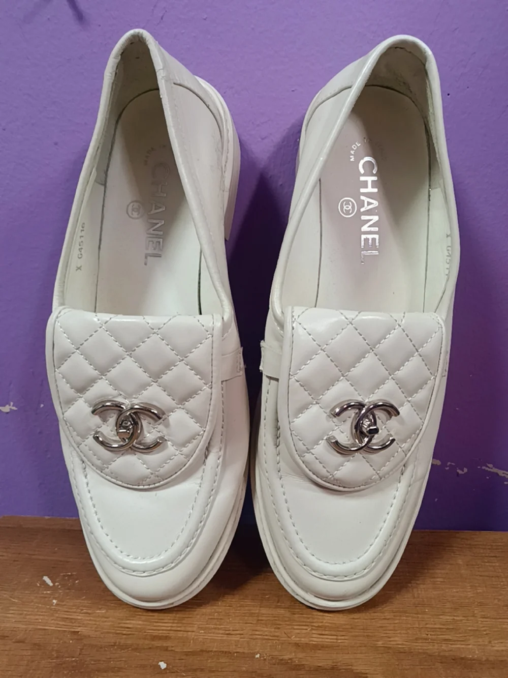 CHANEL White Quilted Leather Men’s Loafers with Silver CC Hardware